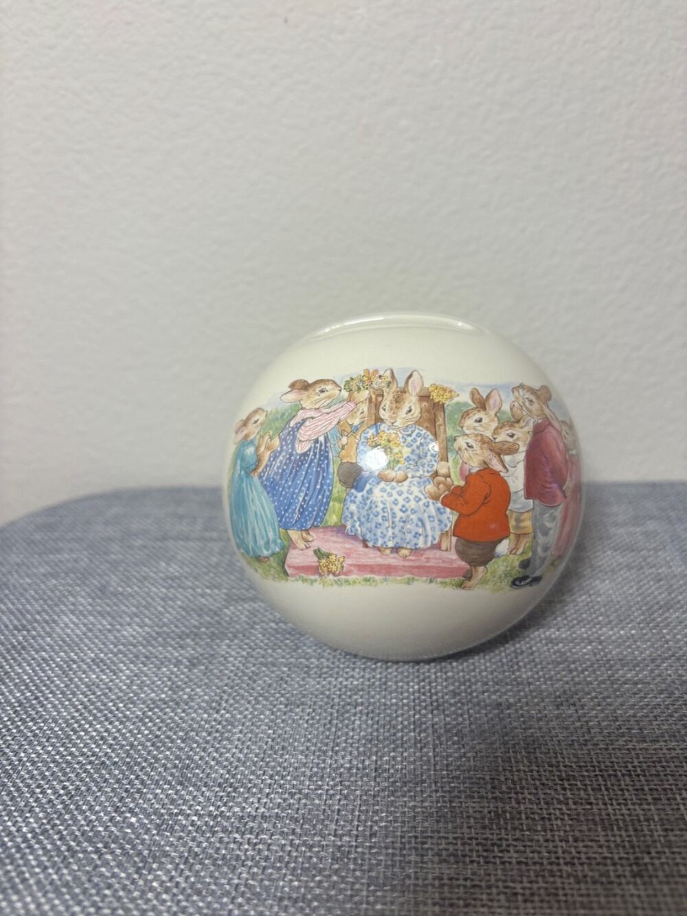 Vintage Bunnykins Money Ball Coin Bank Royal Doulton England 1988 Mother‎ Family